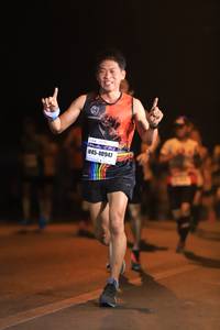 BIB: 40947
                            <button type="button" onclick="openModal(7691679)" class="btn btn-primary btn-sm float-right btn-popup" data-toggle="modal" data-target=".modal-high-quality">
                        <i class="fas fa-shopping-cart"></i> Add to Cart
                    </button>
                                            <button type="button" onclick="isThisMe(7691679, true)" class="btn btn-success btn-sm float-right btn-popup btn-isme hidden" data-toggle="tooltip" data-placement="bottom" title="นี่คือรูปของคุณใช่ไหม คลิกที่นี่เพื่อเอาเข้าอัลบั้ม">
                        <i class="fas fa-plus"></i> Add to album
                    </button>
                    <button type="button" onclick="isThisMe(7691679, false)" class="btn btn-warning btn-sm float-right btn-popup btn-isnotme hidden">
                        <i class="fas fa-ban"></i> Remove from album
                    </button>